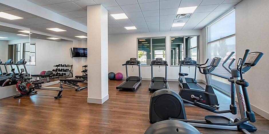 Holiday Inn Express & Suites - Brandon By Ihg Extérieur photo