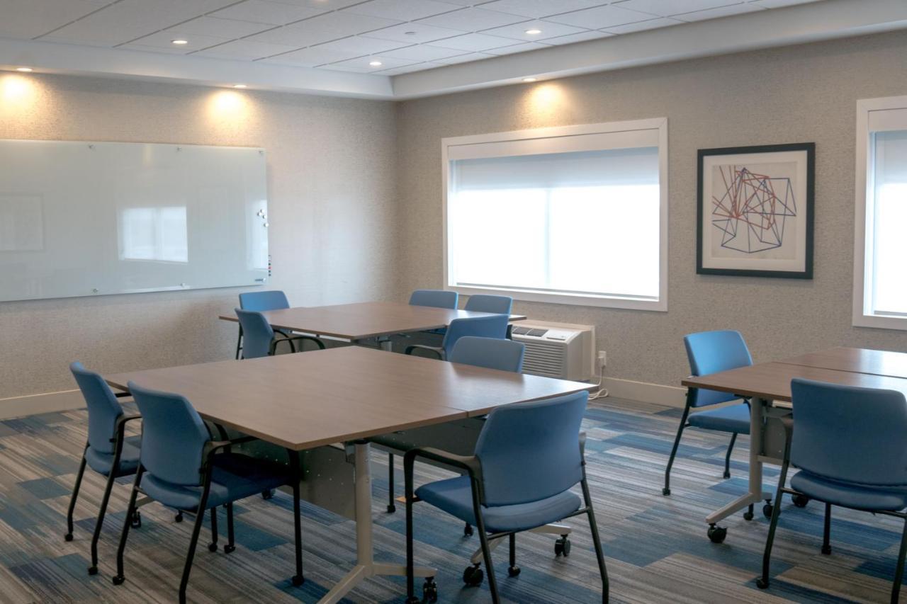 Holiday Inn Express & Suites - Brandon By Ihg Extérieur photo