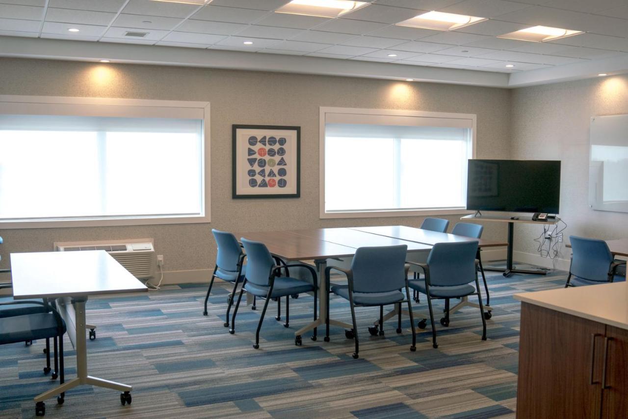 Holiday Inn Express & Suites - Brandon By Ihg Extérieur photo