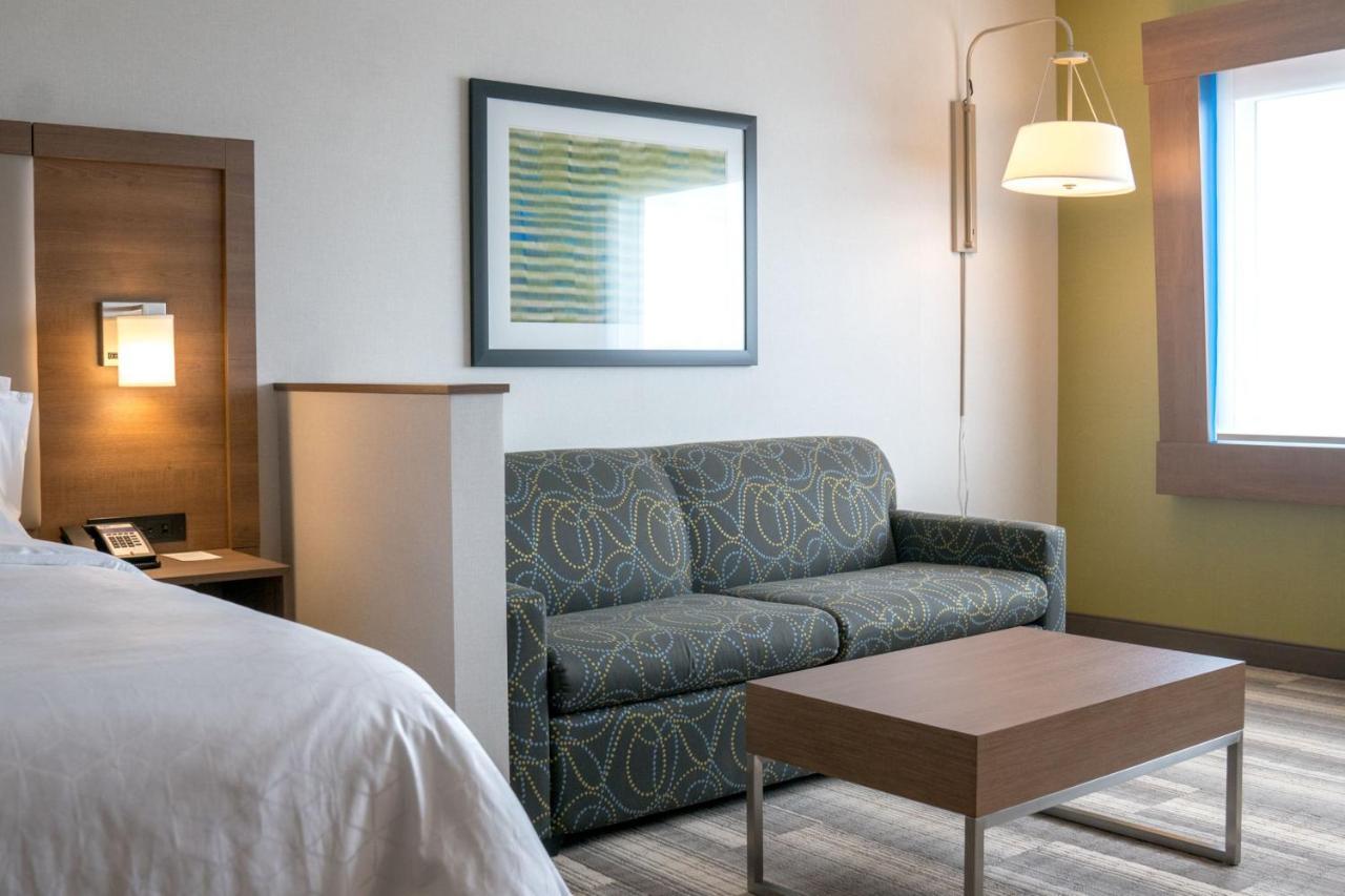 Holiday Inn Express & Suites - Brandon By Ihg Extérieur photo