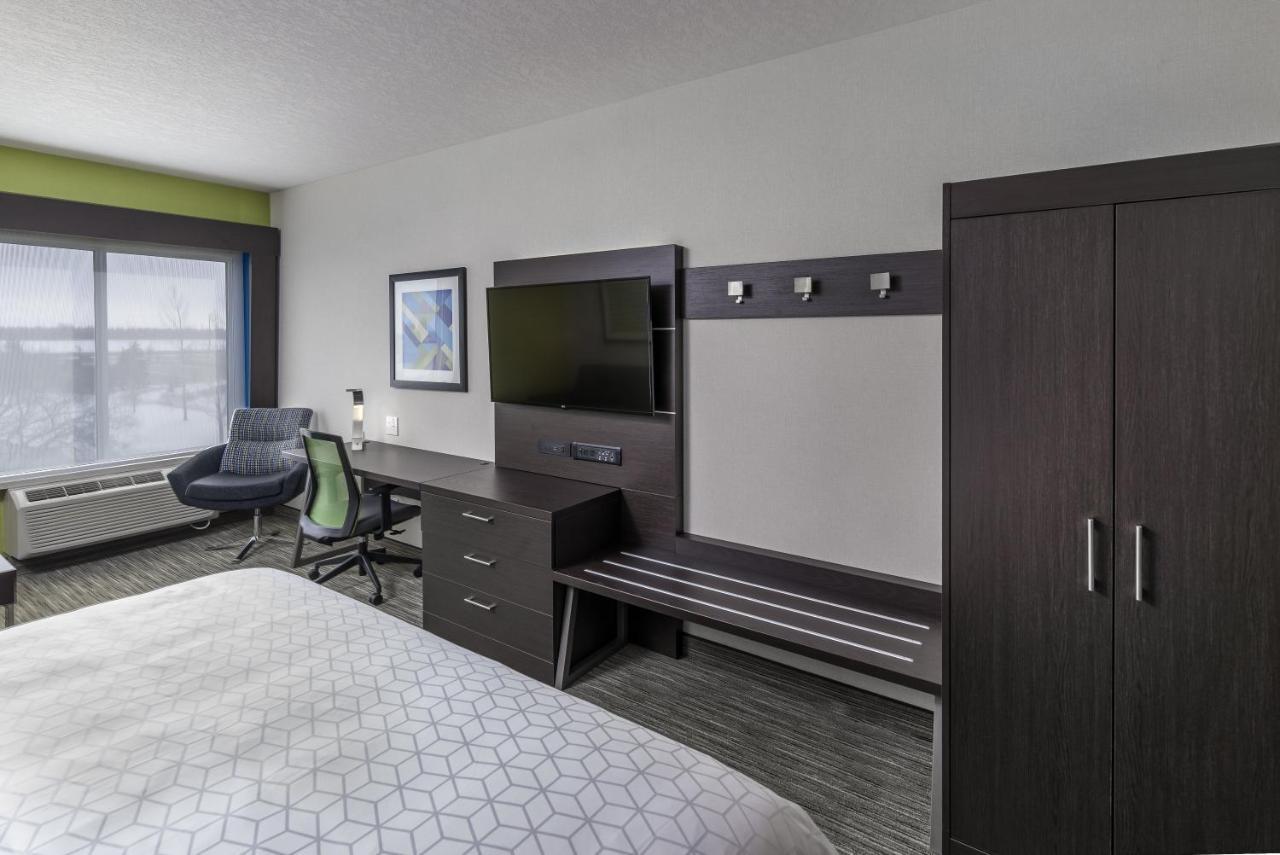 Holiday Inn Express & Suites - Brandon By Ihg Extérieur photo