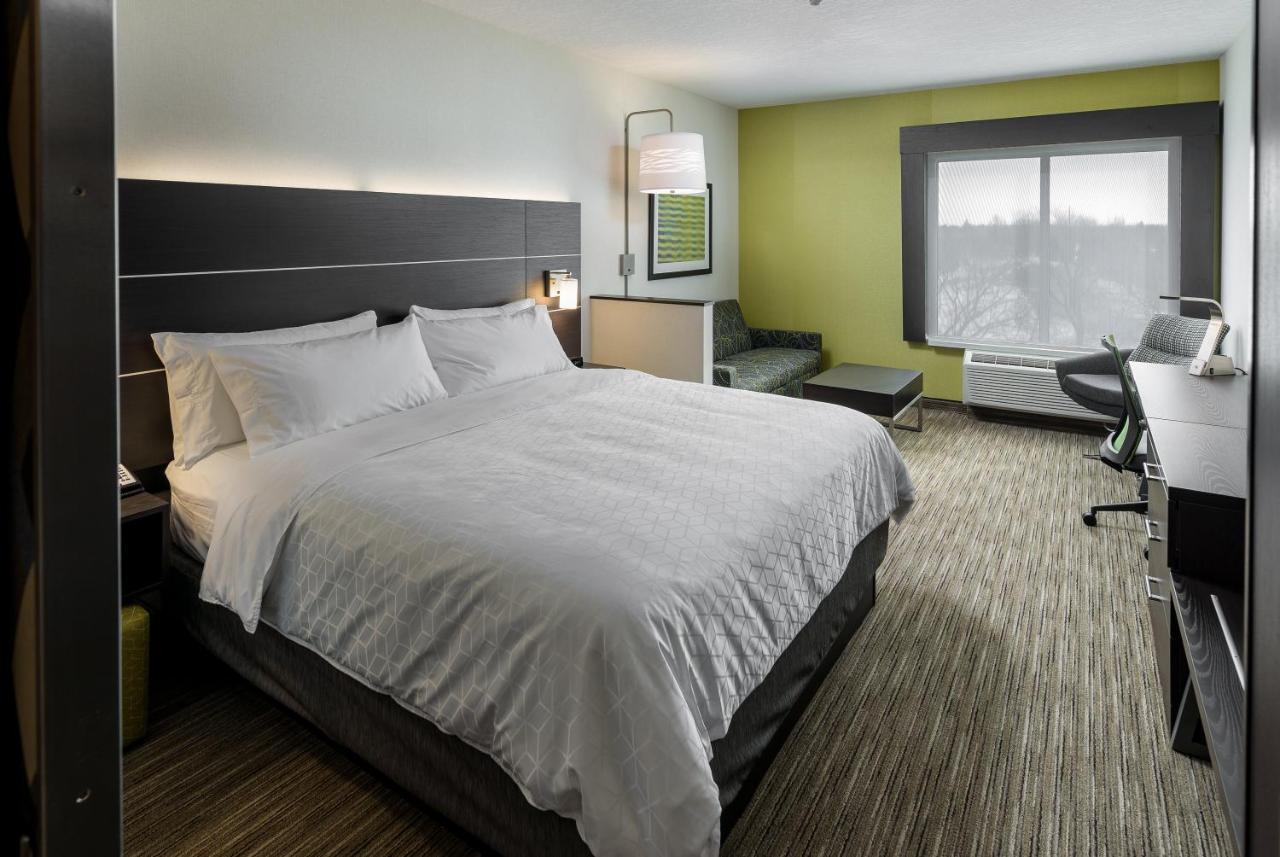 Holiday Inn Express & Suites - Brandon By Ihg Extérieur photo