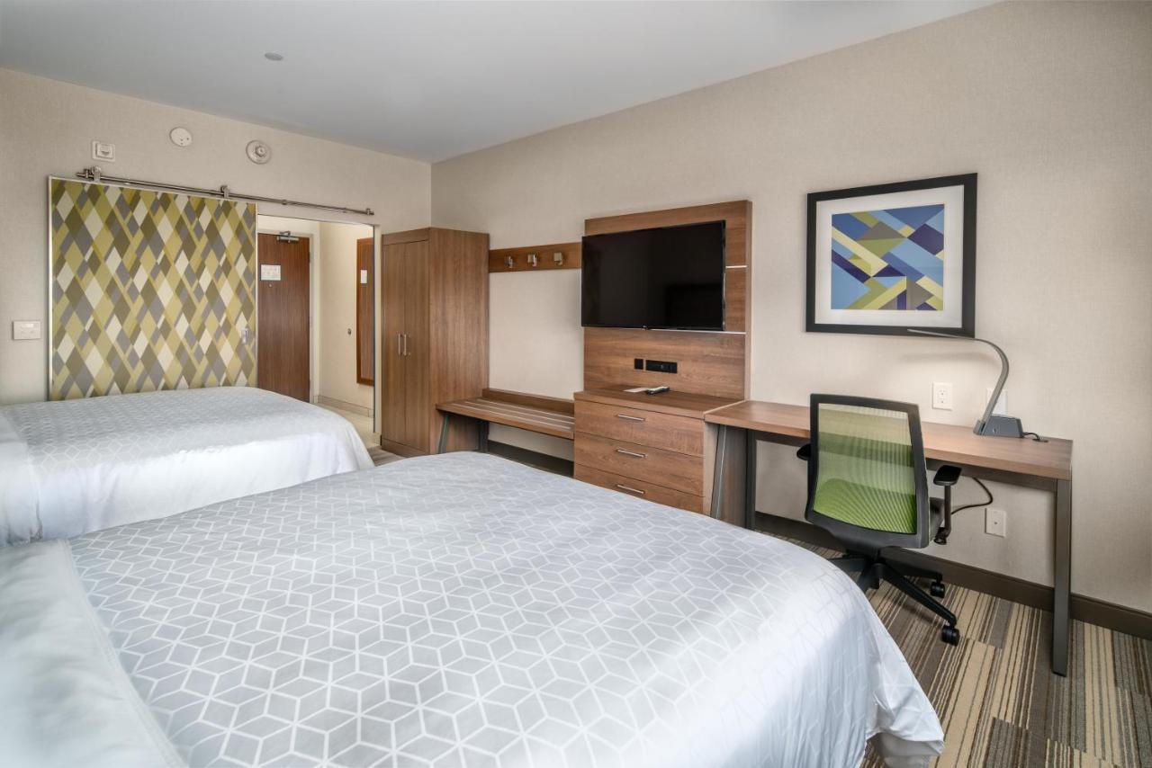 Holiday Inn Express & Suites - Brandon By Ihg Extérieur photo