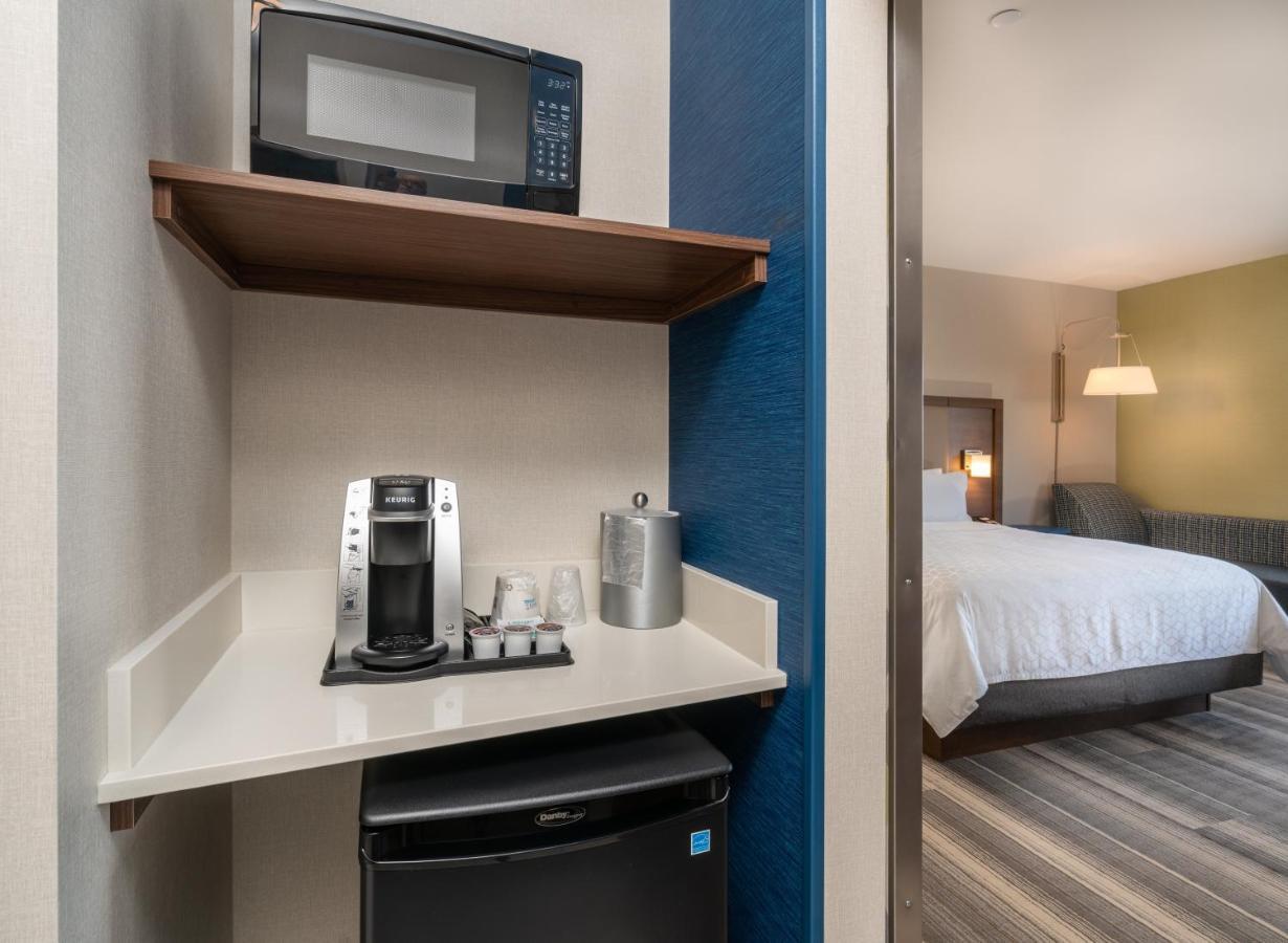 Holiday Inn Express & Suites - Brandon By Ihg Extérieur photo
