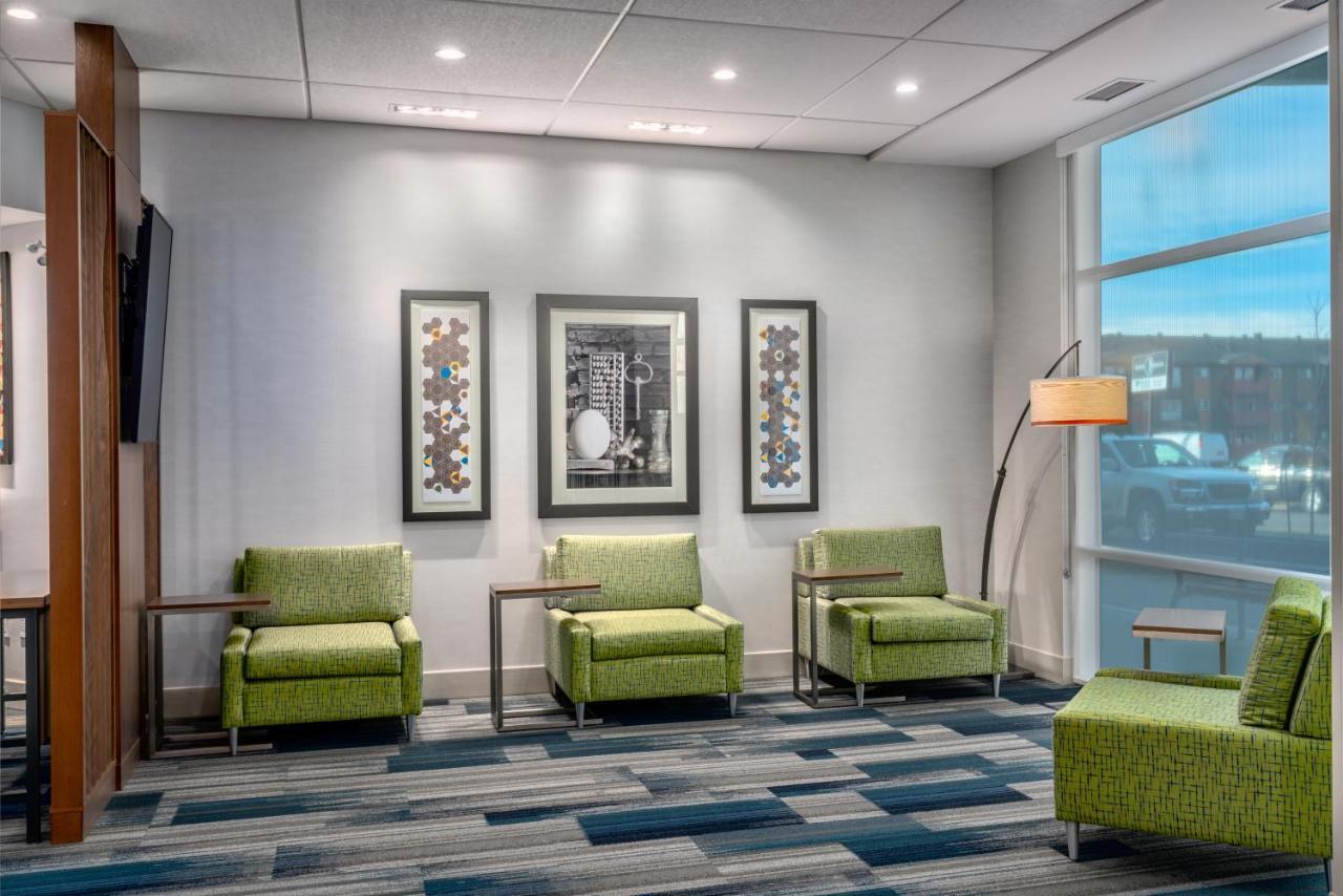 Holiday Inn Express & Suites - Brandon By Ihg Extérieur photo