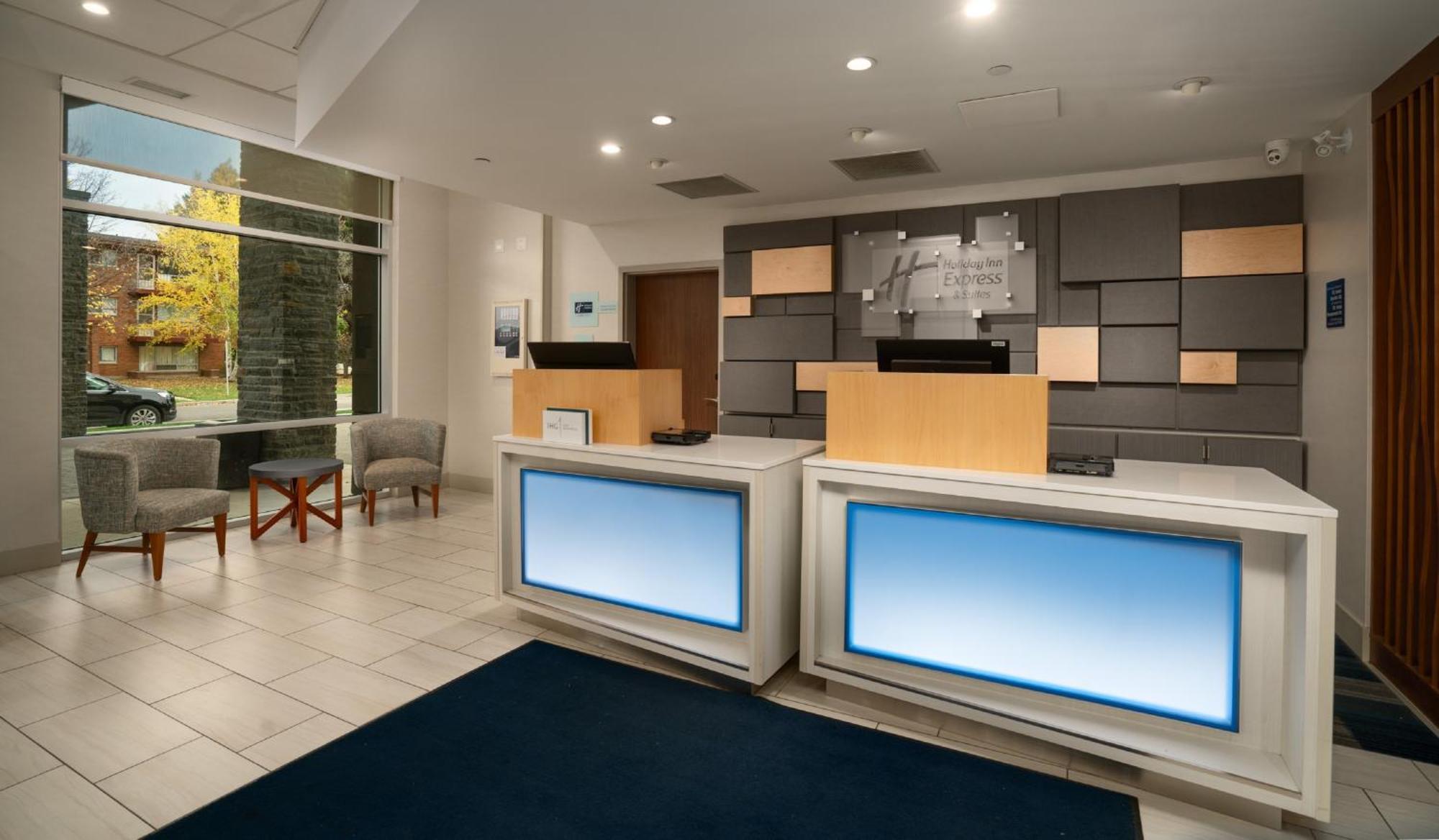 Holiday Inn Express & Suites - Brandon By Ihg Extérieur photo