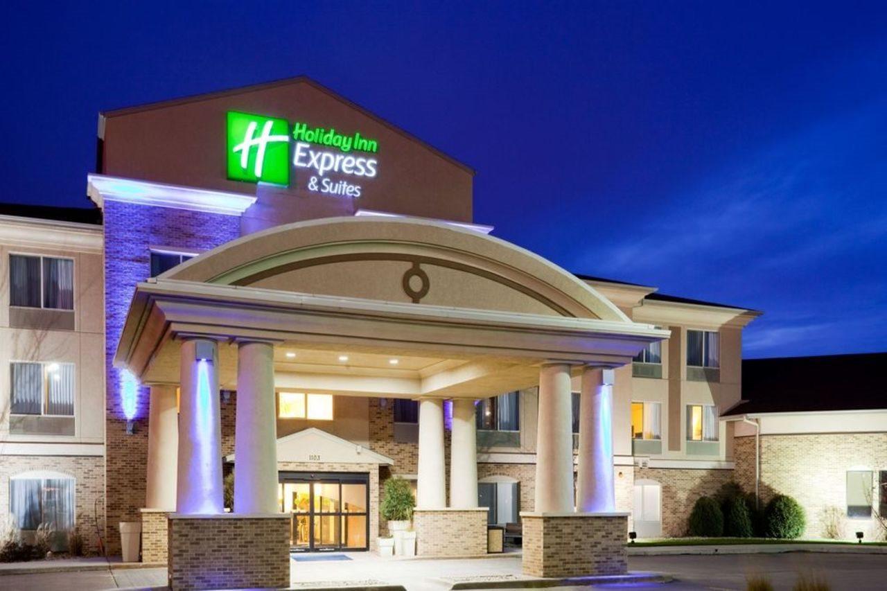 Holiday Inn Express & Suites - Brandon By Ihg Extérieur photo